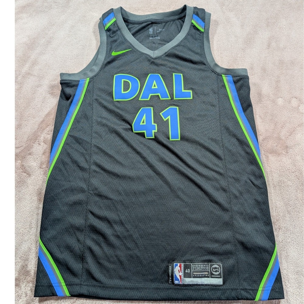 Nike Dirk Nowitzki Dallas Mavericks Jersey Mens Small Black DAL 41 Swingman